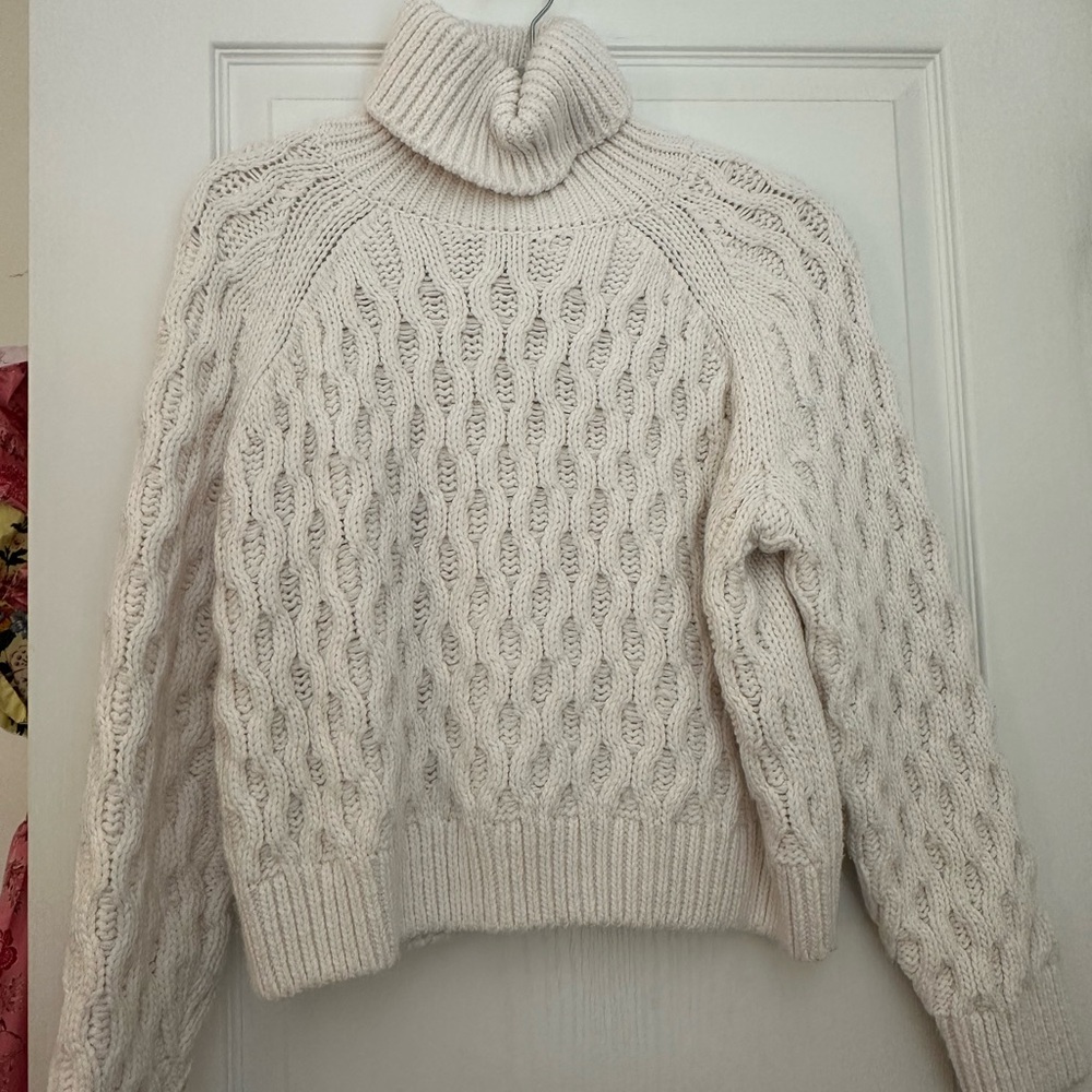 H&M Textured Cream Turtleneck Sweater
